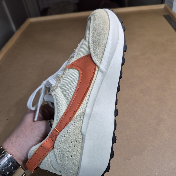 Nike Women's Sneakers in Cream and Orange - Picture 8 of 12